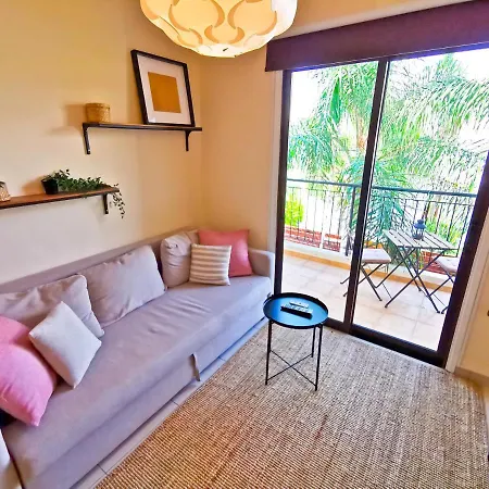 Sunny Pool Apartment